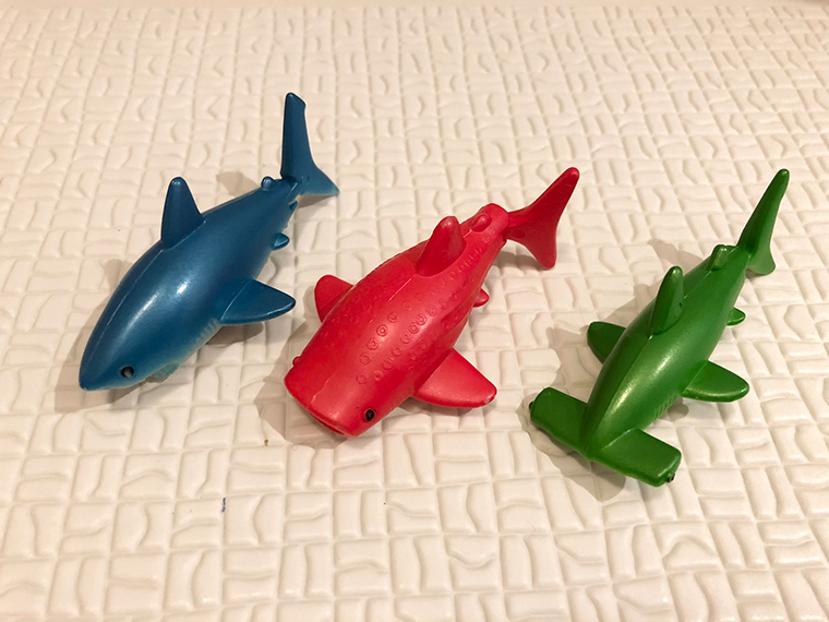 サメのおもちゃ